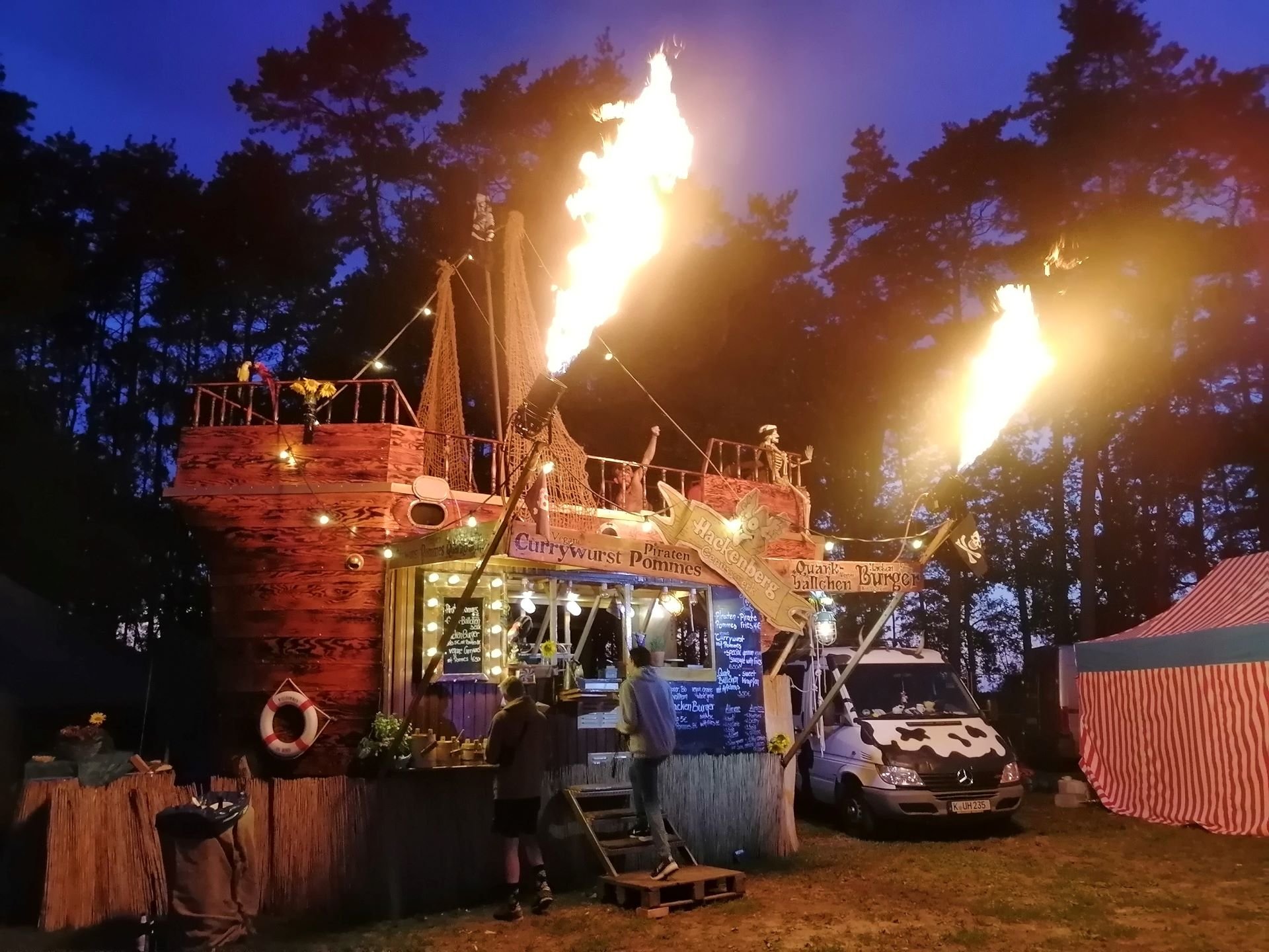 Piratenpommes-Schiff Auf Festivals